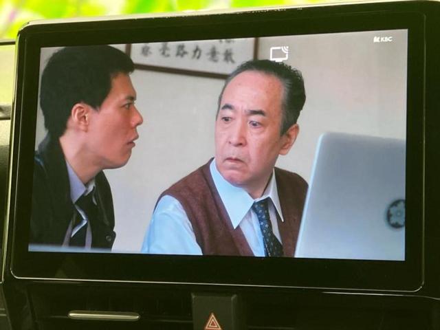 ノア ハイブリッドS-G 保証書/ディスプレイオーディオ+ナビ/フリップダウンモニター 純正 13.2インチ/トヨタセーフティセンス/電動スライドドア/車線逸脱防止支援システム 衝突被害軽減システム バックカメラ 後席モニター(12枚目)