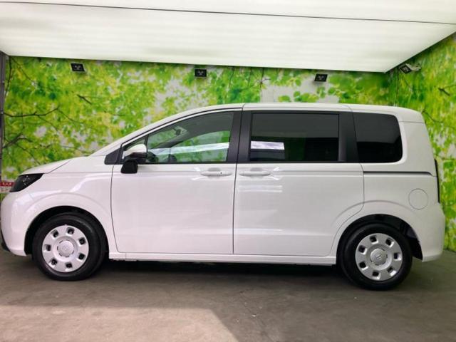 フリード ＡＩＲ　保証書／純正　８インチ　ナビ／ホンダセンシング／両側電動スライドドア／車線逸脱防止支援システム／パーキングアシスト　バックガイド／登録済未使用車／ヘッドランプ　ＬＥＤ／ＵＳＢジャック　バックカメラ（2枚目）