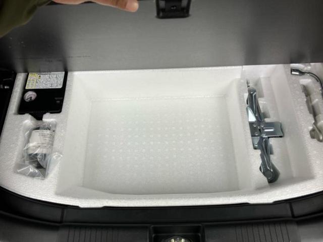 ソリオバンディット 4WDバンディットハイブリッドMV 新品タイヤ/純正 9インチ メモリーナビ/セーフティサポート(スズキ)/両側電動スライドドア/シートヒーター 前席/全方位モニター用カメラ/車線逸脱防止支援システム 衝突被害軽減システム 全周囲カメラ(24枚目)