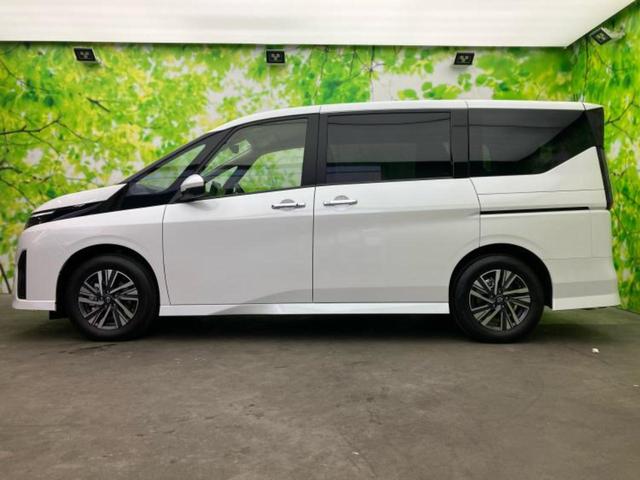 セレナ ｅパワーハイウェイスターＶ　保証書／純正　１２．３インチ　メモリーナビ／インテリジェントルームミラー／エマージェンシーブレーキ／両側電動スライドドア／アラウンドビューモニター／車線逸脱防止支援システム／プロパイロット　禁煙車（2枚目）