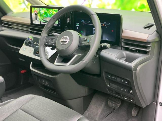 セレナ ｅパワーハイウェイスターＶ　保証書／純正　１２．３インチ　メモリーナビ／インテリジェントルームミラー／エマージェンシーブレーキ／両側電動スライドドア／アラウンドビューモニター／車線逸脱防止支援システム／プロパイロット　禁煙車（5枚目）