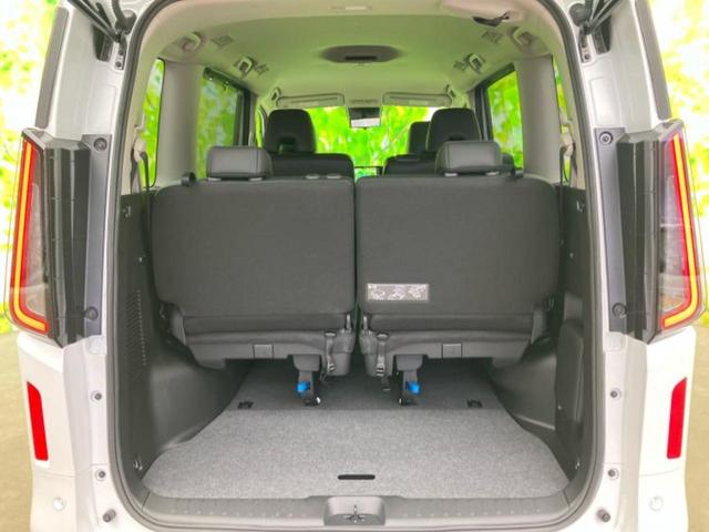 セレナ ｅパワーハイウェイスターＶ　保証書／純正　１２．３インチ　メモリーナビ／インテリジェントルームミラー／エマージェンシーブレーキ／両側電動スライドドア／アラウンドビューモニター／車線逸脱防止支援システム／プロパイロット　禁煙車（19枚目）