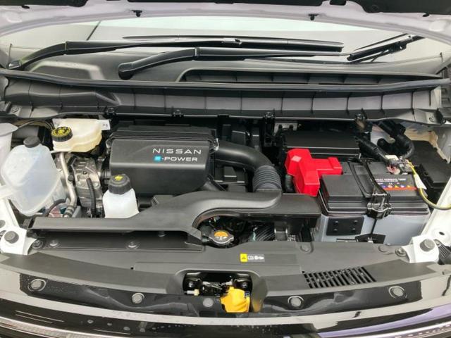 セレナ ｅパワーハイウェイスターＶ　保証書／純正　１２．３インチ　メモリーナビ／インテリジェントルームミラー／エマージェンシーブレーキ／両側電動スライドドア／アラウンドビューモニター／車線逸脱防止支援システム／プロパイロット　禁煙車（47枚目）