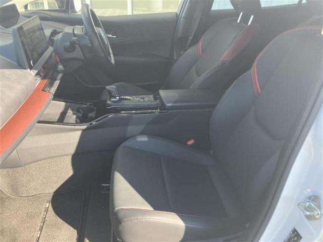 プリウス Ｚ　モデリスタエアロ／保証書／ディスプレイオーディオ＋ナビ１２．３インチ／デジタルインナーミラー／トヨタセーフティセンス／エアーシート　前席／パノラミックビューモニター／車線逸脱防止支援システム　ＥＴＣ（5枚目）