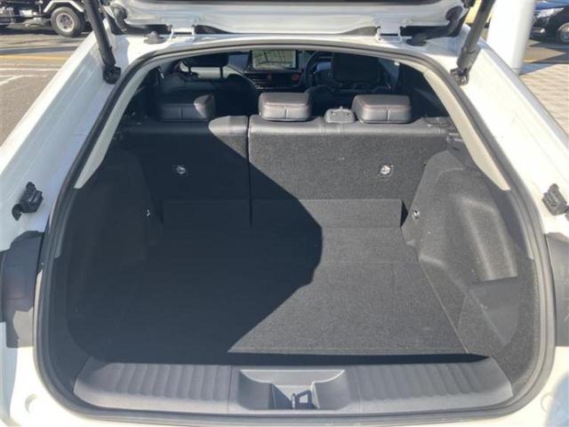 プリウス Ｚ　モデリスタエアロ／保証書／ディスプレイオーディオ＋ナビ１２．３インチ／デジタルインナーミラー／トヨタセーフティセンス／エアーシート　前席／パノラミックビューモニター／車線逸脱防止支援システム　ＥＴＣ（8枚目）