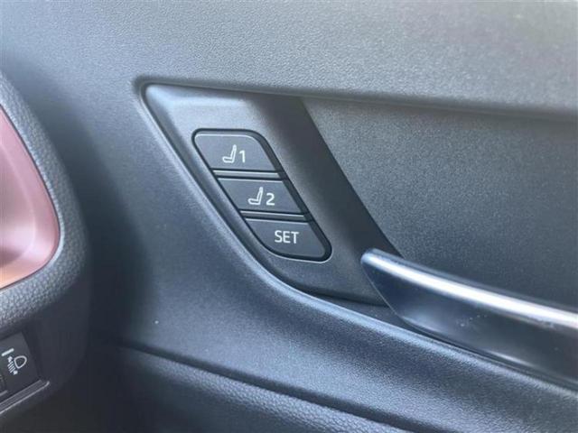 プリウス Ｚ　モデリスタエアロ／保証書／ディスプレイオーディオ＋ナビ１２．３インチ／デジタルインナーミラー／トヨタセーフティセンス／エアーシート　前席／パノラミックビューモニター／車線逸脱防止支援システム　ＥＴＣ（18枚目）