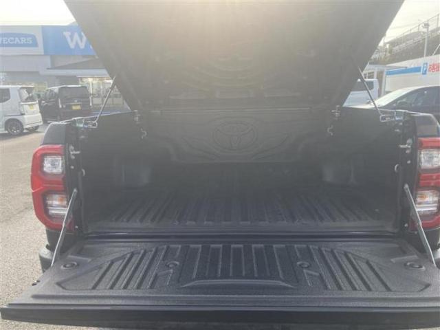 ハイラックス ４ＷＤ　Ｚ　ＧＲスポーツ　保証書／ディスプレイオーディオ＋ナビ８インチ／トヨタセーフティセンス／パノラミックビューモニター／車線逸脱防止支援システム／シート　ハーフレザー／ドライブレコーダー　前後　衝突被害軽減システム　４ＷＤ（8枚目）