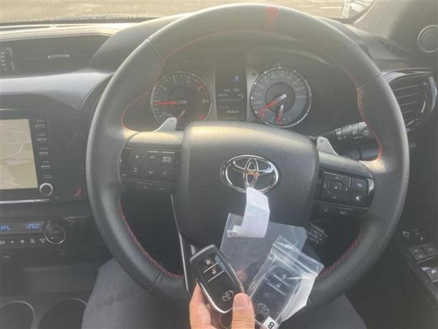 ハイラックス ４ＷＤ　Ｚ　ＧＲスポーツ　保証書／ディスプレイオーディオ＋ナビ８インチ／トヨタセーフティセンス／パノラミックビューモニター／車線逸脱防止支援システム／シート　ハーフレザー／ドライブレコーダー　前後　衝突被害軽減システム　４ＷＤ（18枚目）