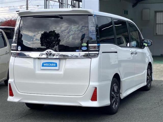 ヴォクシー ＺＳキラメキ　新品タイヤ／社外　９インチ　ＳＤナビ／フリップダウンモニター　社外　１０．１インチ／トヨタセーフティセンス／両側電動スライドドア／車線逸脱防止支援システム／ドライブレコーダー　社外　バックカメラ（3枚目）