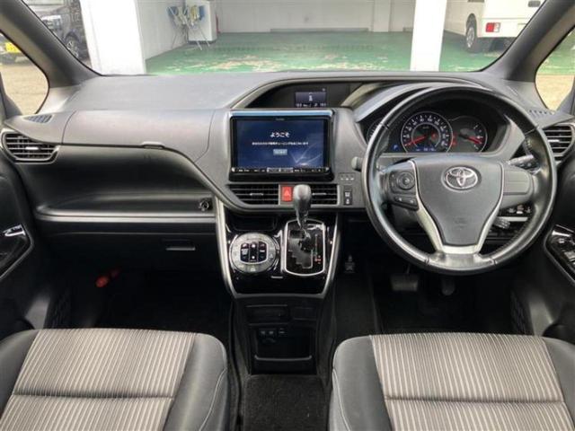 ヴォクシー ＺＳキラメキ　新品タイヤ／社外　９インチ　ＳＤナビ／フリップダウンモニター　社外　１０．１インチ／トヨタセーフティセンス／両側電動スライドドア／車線逸脱防止支援システム／ドライブレコーダー　社外　バックカメラ（4枚目）