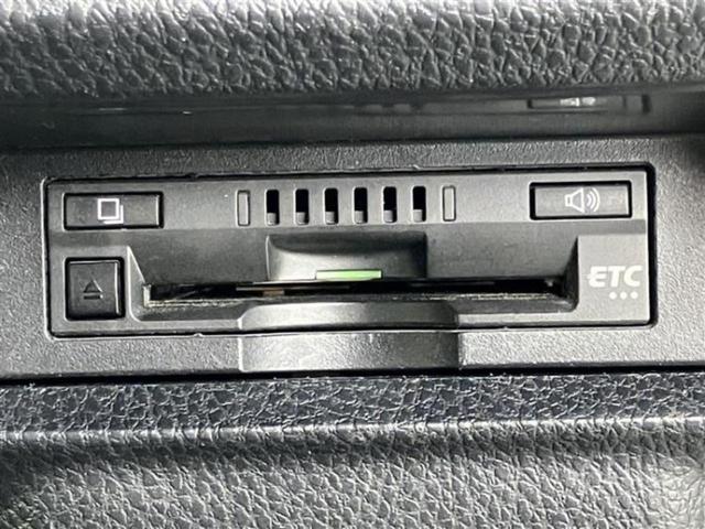 ヴォクシー ＺＳキラメキ　新品タイヤ／社外　９インチ　ＳＤナビ／フリップダウンモニター　社外　１０．１インチ／トヨタセーフティセンス／両側電動スライドドア／車線逸脱防止支援システム／ドライブレコーダー　社外　バックカメラ（17枚目）