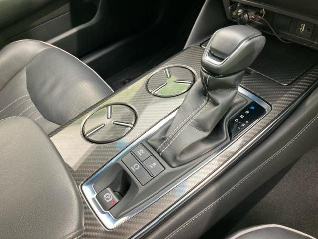 クラウンハイブリッド ＲＳアドバンス　純正　ＳＤナビ／トヨタセーフティセンス／シートヒーター　前席／パノラミックビューモニター／車線逸脱防止支援システム／シート　合皮／ドライブレコーダー　社外／ヘッドランプ　ＬＥＤ／ＵＳＢジャック　禁煙車（17枚目）