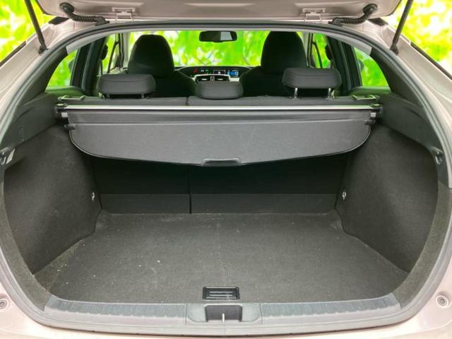 プリウス Ａ　純正　ＳＤナビ／トヨタセーフティセンス／車線逸脱防止支援システム／ヘッドランプ　ＬＥＤ／Ｂｌｕｅｔｏｏｔｈ接続／ＥＴＣ／ＥＢＤ付ＡＢＳ／横滑り防止装置／アイドリングストップ／クルーズコントロール（7枚目）