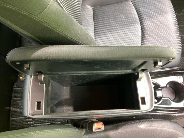 プリウス Ａ　純正　ＳＤナビ／トヨタセーフティセンス／車線逸脱防止支援システム／ヘッドランプ　ＬＥＤ／Ｂｌｕｅｔｏｏｔｈ接続／ＥＴＣ／ＥＢＤ付ＡＢＳ／横滑り防止装置／アイドリングストップ／クルーズコントロール（31枚目）