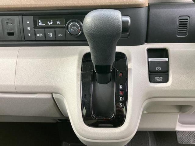 Ｎ－ＢＯＸ ヒョウジュン　保証書／ホンダセンシング／電動スライドドア／シートヒーター　前席／車線逸脱防止支援システム／ヘッドランプ　ＬＥＤ／ＥＢＤ付ＡＢＳ／横滑り防止装置／アイドリングストップ／禁煙車／エアバッグ　運転席（14枚目）