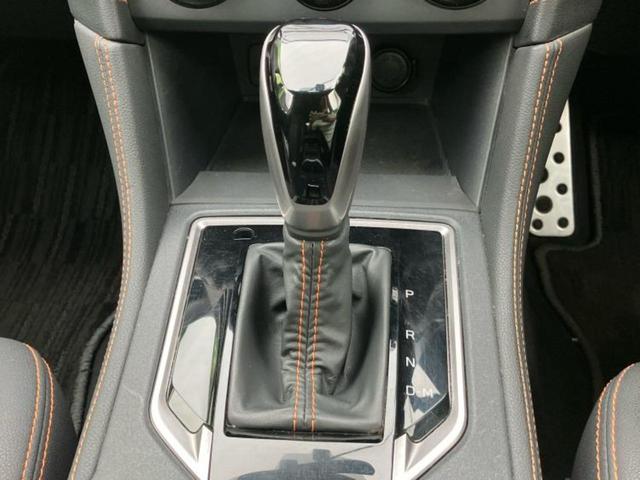 ＸＶ ４ＷＤ２．０ｉ－Ｓアイサイト　純正　８インチ　ＳＤナビ／アイサイト／車線逸脱防止支援システム／シート　ハーフレザー／ヘッドランプ　ＬＥＤ／ＵＳＢジャック／Ｂｌｕｅｔｏｏｔｈ接続／ＥＢＤ付ＡＢＳ／横滑り防止装置　衝突被害軽減システム（17枚目）