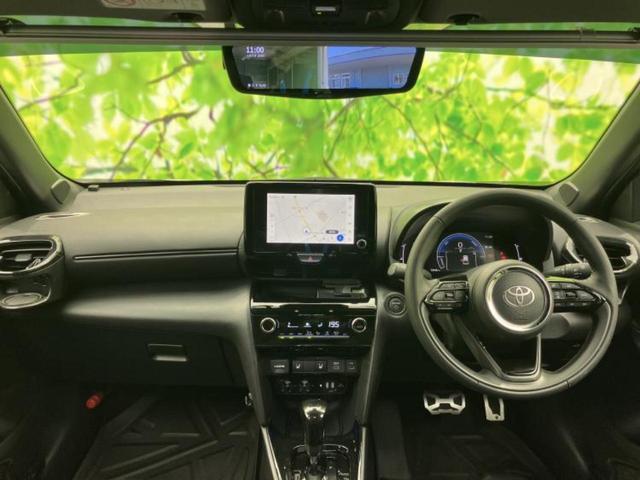 ヤリスクロス ハイブリッドＺ　新品タイヤ／純正エアロ／ディスプレイオーディオ＋ナビ８インチ／トヨタセーフティセンス／シートヒーター　前席／パノラミックビューモニター／車線逸脱防止支援システム／シート　ハーフレザー　全周囲カメラ（4枚目）