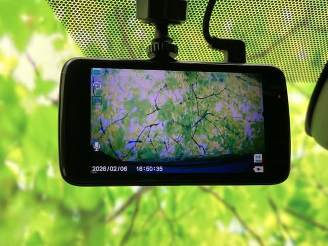 カローラツーリング ハイブリッドダブルバイビー　モデリスタエアロ／ディスプレイオーディオ９インチ／トヨタセーフティセンス／シートヒーター　前席／車線逸脱防止支援システム／シート　ハーフレザー／ドライブレコーダー　社外／ヘッドランプ　ＬＥＤ　ＴＶ（34枚目）