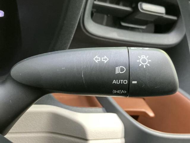 シエンタ ハイブリッドＺ　ディスプレイオーディオ＋ナビ１０．５インチ／フリップダウンモニター　純正　１２．１インチ／トヨタセーフティセンス／両側電動スライドドア／車線逸脱防止支援システム／ヘッドランプ　ＬＥＤ　バックカメラ（15枚目）