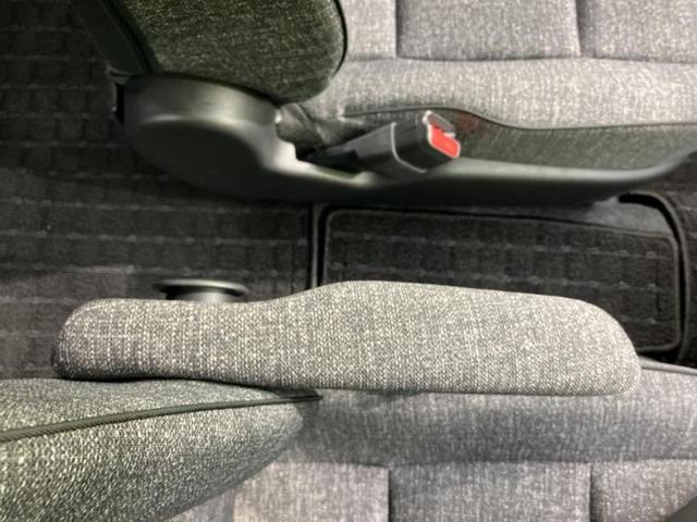 シエンタ ハイブリッドＺ　ディスプレイオーディオ＋ナビ１０．５インチ／フリップダウンモニター　純正　１２．１インチ／トヨタセーフティセンス／両側電動スライドドア／車線逸脱防止支援システム／ヘッドランプ　ＬＥＤ　バックカメラ（31枚目）