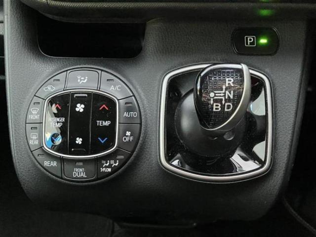 ヴォクシー ハイブリッドX 純正 SDナビ/両側電動スライドドア/ヘッドランプ LED/Bluetooth接続/ETC/EBD付ABS/横滑り防止装置/アイドリングストップ/バックモニター/ワンセグTV/エアバッグ 運転席(13枚目)