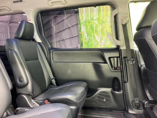 エスクァイア ハイブリッドＧｉ　ＴＲＤエアロ／社外　９インチ　ＳＤナビ／フリップダウンモニター／両側電動スライドドア／シートヒーター　前席／車線逸脱防止支援システム／シート　合皮／ドライブレコーダー　社外／ヘッドランプ　ＬＥＤ（23枚目）