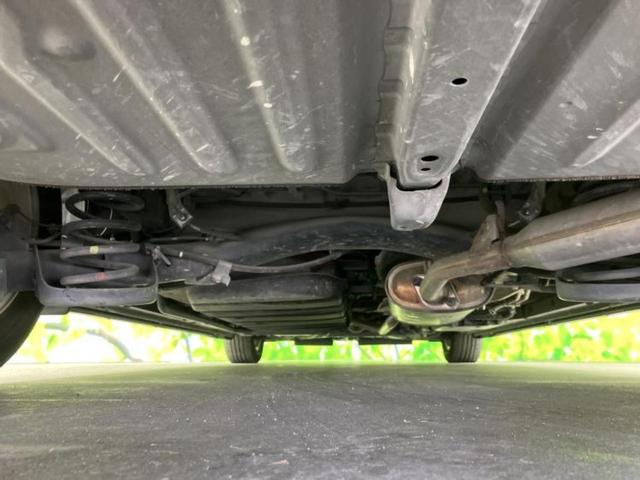 エスクァイア ハイブリッドＧｉ　ＴＲＤエアロ／社外　９インチ　ＳＤナビ／フリップダウンモニター／両側電動スライドドア／シートヒーター　前席／車線逸脱防止支援システム／シート　合皮／ドライブレコーダー　社外／ヘッドランプ　ＬＥＤ（47枚目）