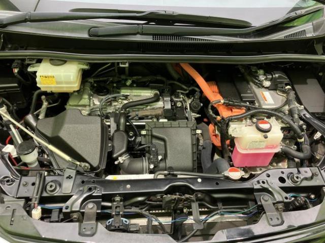 エスクァイア ハイブリッドＧｉ　ＴＲＤエアロ／社外　９インチ　ＳＤナビ／フリップダウンモニター／両側電動スライドドア／シートヒーター　前席／車線逸脱防止支援システム／シート　合皮／ドライブレコーダー　社外／ヘッドランプ　ＬＥＤ（50枚目）