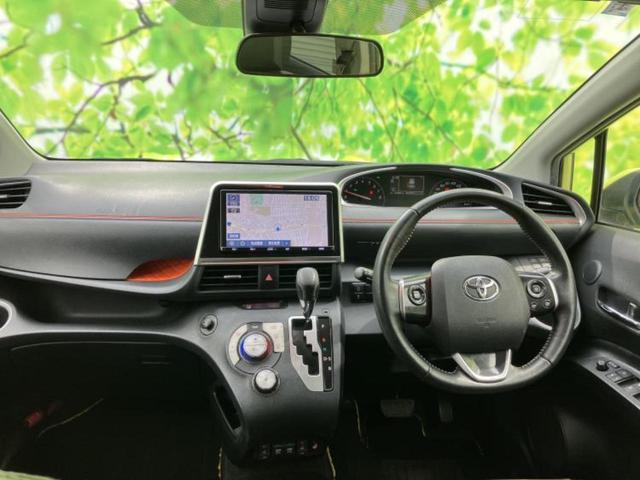 シエンタ Ｇクエロ　純正　９インチ　メモリーナビ／トヨタセーフティセンス／両側電動スライドドア／シートヒーター　前席／パノラミックビューモニター／車線逸脱防止支援システム／シート　ハーフレザー／ヘッドランプ　ＬＥＤ（4枚目）