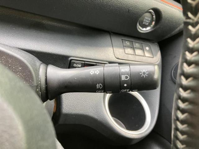 シエンタ Ｇクエロ　純正　９インチ　メモリーナビ／トヨタセーフティセンス／両側電動スライドドア／シートヒーター　前席／パノラミックビューモニター／車線逸脱防止支援システム／シート　ハーフレザー／ヘッドランプ　ＬＥＤ（15枚目）