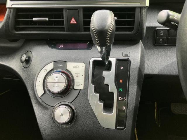 シエンタ Ｇクエロ　純正　９インチ　メモリーナビ／トヨタセーフティセンス／両側電動スライドドア／シートヒーター　前席／パノラミックビューモニター／車線逸脱防止支援システム／シート　ハーフレザー／ヘッドランプ　ＬＥＤ（17枚目）