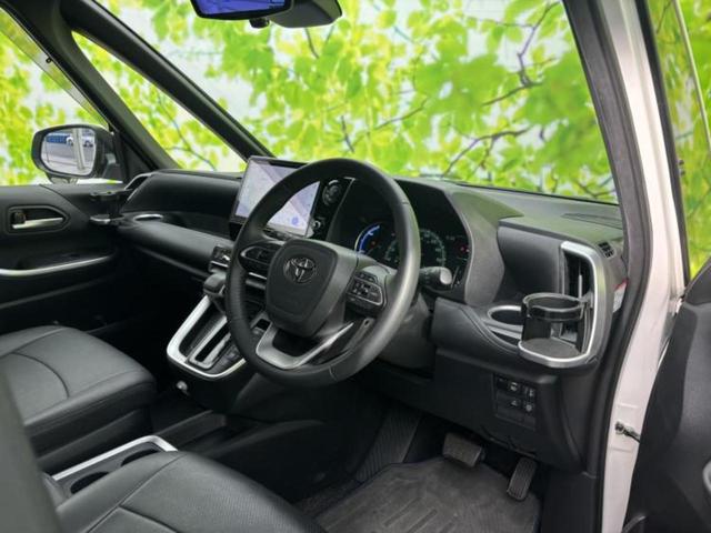 ヴォクシー ハイブリッドＳ－Ｚ　新品タイヤ／保証書／ディスプレイオーディオ＋ナビ１０インチ／フリップダウンモニター　純正　１４インチ／トヨタセーフティセンス／両側電動スライドドア／シートヒーター　前席　衝突被害軽減システム　ドラレコ（5枚目）