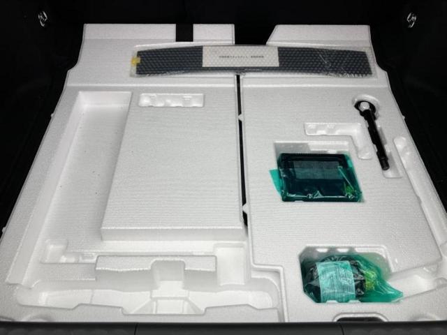 プリウス Ｚ　新品タイヤ／パノラマルーフ／ディスプレイオーディオ＋ナビ１２．３インチ／デジタルインナーミラー／トヨタセーフティセンス／エアーシート　前席／全方位モニター／車線逸脱防止支援システム　サンルーフ　ＥＴＣ（24枚目）