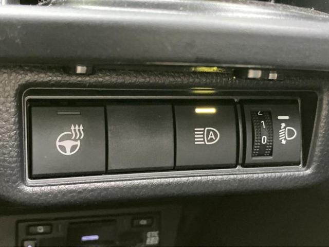 プリウス Ｚ　新品タイヤ／パノラマルーフ／ディスプレイオーディオ＋ナビ１２．３インチ／デジタルインナーミラー／トヨタセーフティセンス／エアーシート　前席／全方位モニター／車線逸脱防止支援システム　サンルーフ　ＥＴＣ（28枚目）