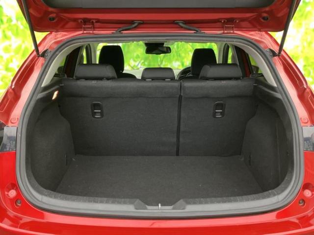 アクセラスポーツ １５Ｓプロアクティブ　新品タイヤ／純正　ＳＤナビ／アイアクティブセンス（マツダ）／車線逸脱防止支援システム／ヘッドランプ　ＬＥＤ／ＵＳＢジャック／Ｂｌｕｅｔｏｏｔｈ接続／ＥＴＣ／ＥＢＤ付ＡＢＳ／横滑り防止装置　ワンオーナー（8枚目）