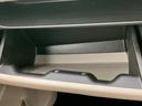 Ｅ　新品タイヤ／社外　ＳＤナビ／シートヒーター　運転席／ＥＴＣ／ＥＢＤ付ＡＢＳ／ワンセグＴＶ／ＤＶＤ／禁煙車／エアバッグ　運転席／エアバッグ　助手席／衝突安全ボディ／アルミホイール　社外　１４インチ（29枚目）