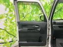 スムーズな開閉で、乗り降りしやすい空間です。シンプルなデザインが、車内全体の印象をすっきりとまとめます。◆画像認識AIによる推定であり実際と異なる場合があります。