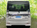 シンプルかつ力強いリアデザイン。テールランプの配置も美しく、後方からの視認性も確保されています。