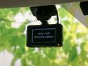 ドライブレコーダーが搭載されており、記録された映像を確認できます。安全運転をサポートする頼もしい相棒。万が一の事態に備え、証拠として活用できる安心感も得られます。