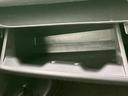小物を整理整頓できる収納スペース。運転中に必要なものを手元に置いておくのに便利です。車内をすっきりと保てます。