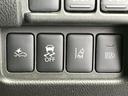 日々の運転を支えるスイッチ類を備えています。分かりやすい操作性で、快適なドライブをサポートします。