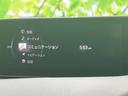 使いやすいインターフェースで、快適なドライブをサポートします。直感的な操作で、お好みの音楽や目的地設定がスムーズに行え、豊富な情報も確認できます。