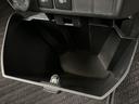 小物を入れて、車内空間を有効活用できます。ドライブ中のちょっとした荷物を入れて、快適な空間を維持できます。