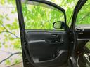 窓の面積が広く、車内から外の様子を確認しやすい印象です。落ち着いた色合いで、同乗される方にも親しみやすい空間です。◆画像認識ＡＩによる推定であり実際と異なる場合があります。