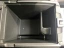 便利な収納スペースを確保。お気に入りの飲み物や小物を収納して、快適なドライブを演出します。