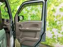 明るい色合いが車内に落ち着きを添え、窓から外の景色を楽しめます。乗り降りの際にも開放感が感じられる室内です。◆画像認識ＡＩによる推定であり実際と異なる場合があります。