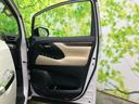 明るいベージュとブラックの配色が車内に落ち着きを添え、窓越しの視界も広く感じられます。同乗される方にも心地よい空間です。◆画像認識AIによる推定であり実際と異なる場合があります。
