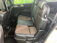ＷＥＣＡＲＳでは各商談席に大型モニターをご用意しております！見やすい大画面でゆったりと全国の在庫をご覧いただけます！是非ご来店お待ちしております！ 7