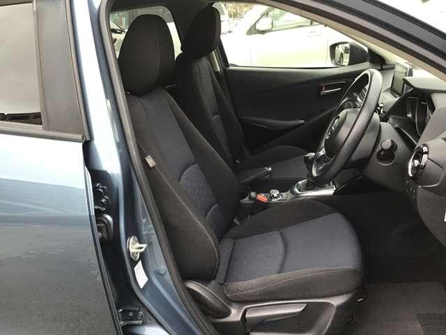 �}�c�_�͉^�]�蒆�S�̎Ԃ�����s���Ă���܂��B�㕔�Ɏ��F�]�[���A�肪�͂��ʒu�ɑ���]�[����z�u���A�^�]�ɏW���ł���R�b�N�s�b�g�����o���Ă���܂���