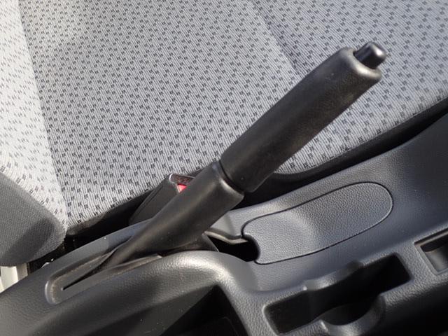 �p�[�L���O�u���[�L���^�]�ȂƏ���Ȃ̊Ԃɂ���^�C�v�ł��B